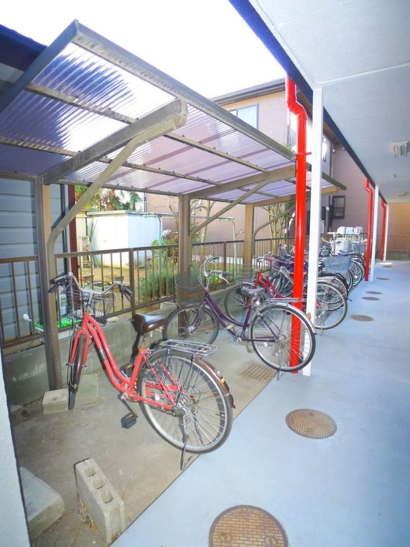 駐輪場 ﾆｭｰﾌﾟﾘﾝｽﾏﾝｼｮﾝ