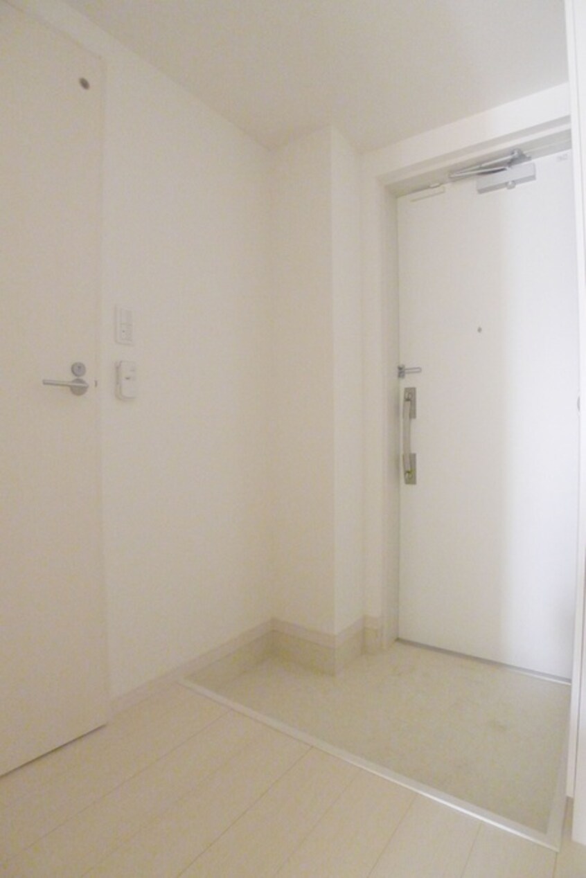 玄関 リブリ・花小金井