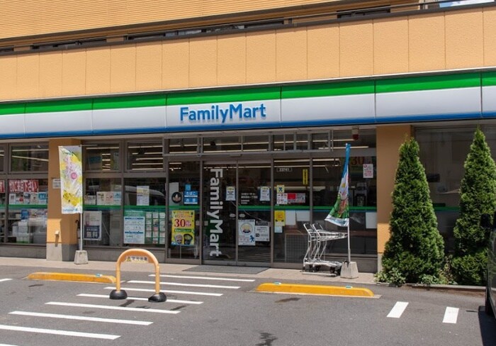 ファミリーマート(コンビニ)まで450m コーポ中橋