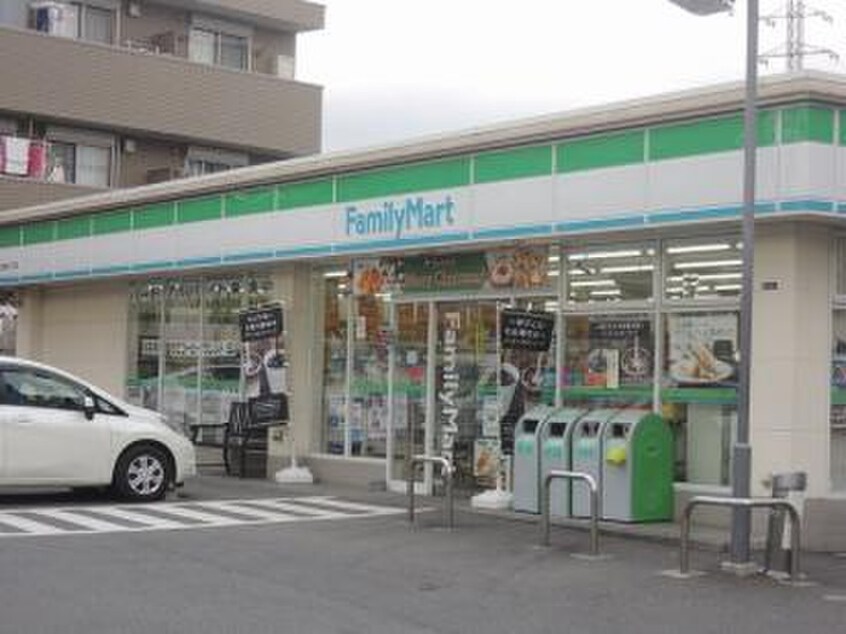 ファミリーマートニック北加瀬３丁目店(コンビニ)まで180m 柳沢ハイツ