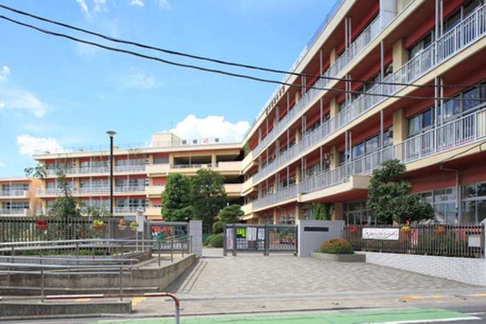 戸田南小学校(小学校)まで520m エスコート戸田公園
