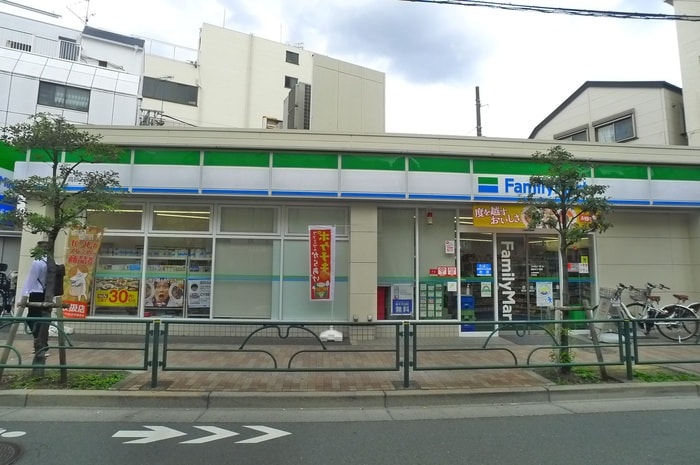 ファミリーマート(コンビニ)まで400m トラス高砂
