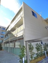 リブリ・June KALUNASIA