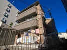 Ｌｕｓｔ Ｓｔｒａｈｌの外観