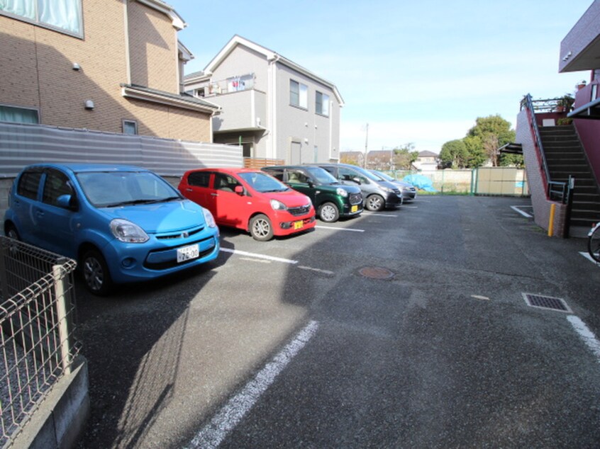 駐車場 トゥイナ－ハウス