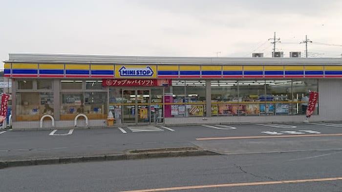 ミニストップ　青梅今寺店(コンビニ)まで309m ベルヴェ霞台Ⅱ