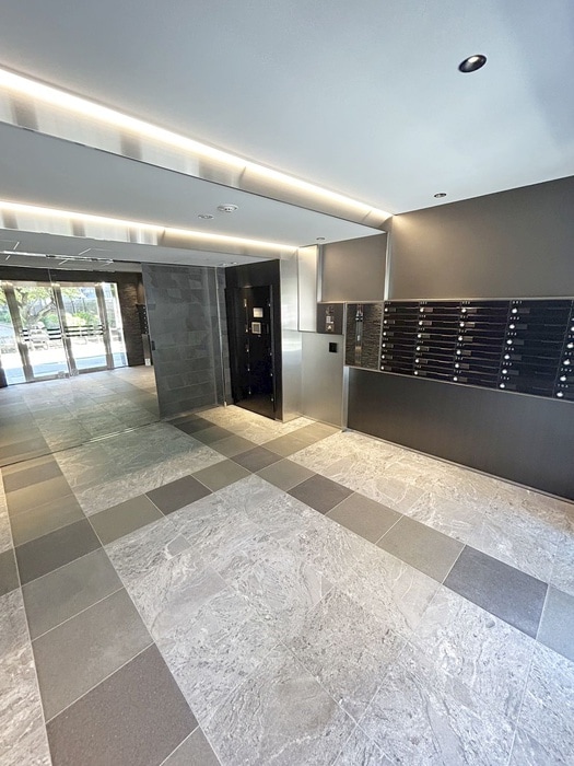 エントランス部分 アヴァンカーサ三鷹