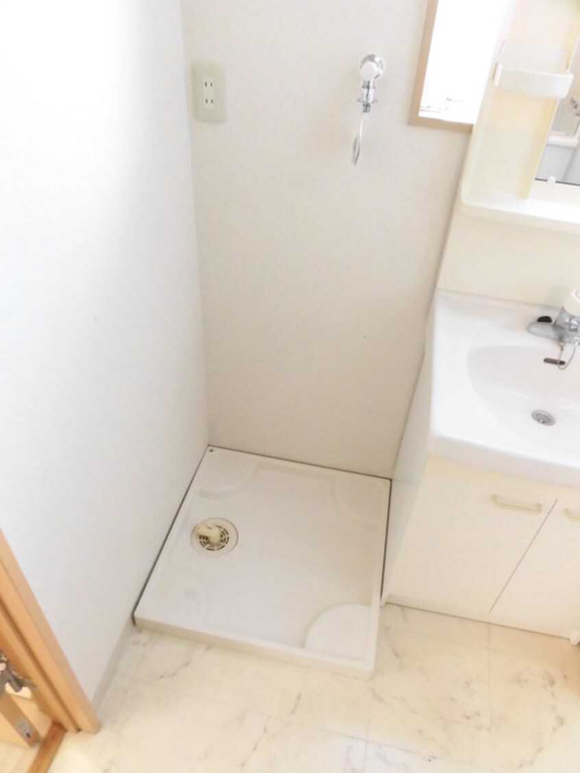 洗濯機置場 カ－サ東向島