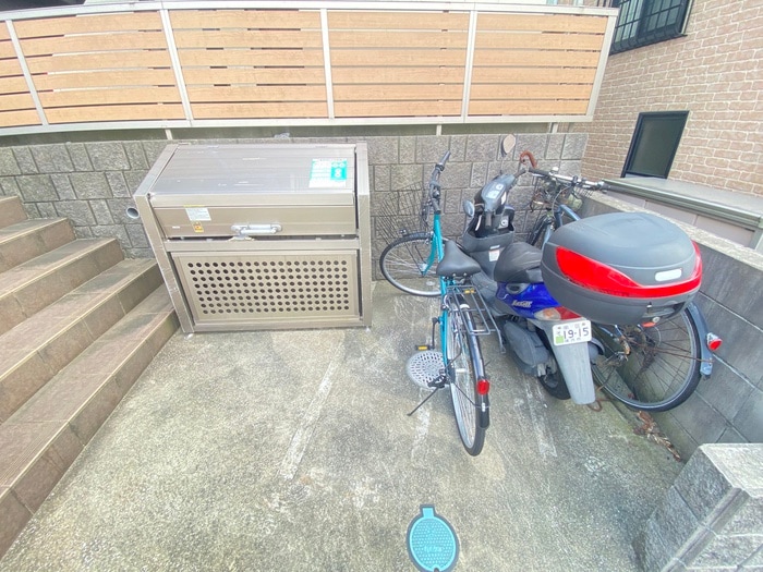 駐輪場 グランドソレイユ大岡