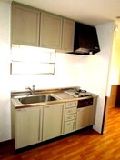 キッチン ミドルロ－ド壱番館