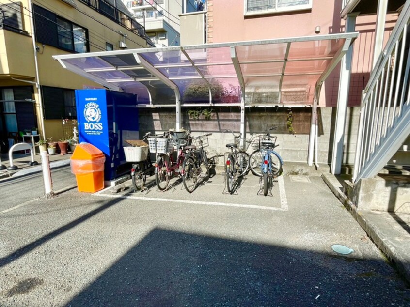 駐輪場 ファ－ストハウス