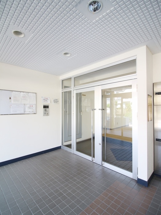 エントランス部分 カメリアハイム