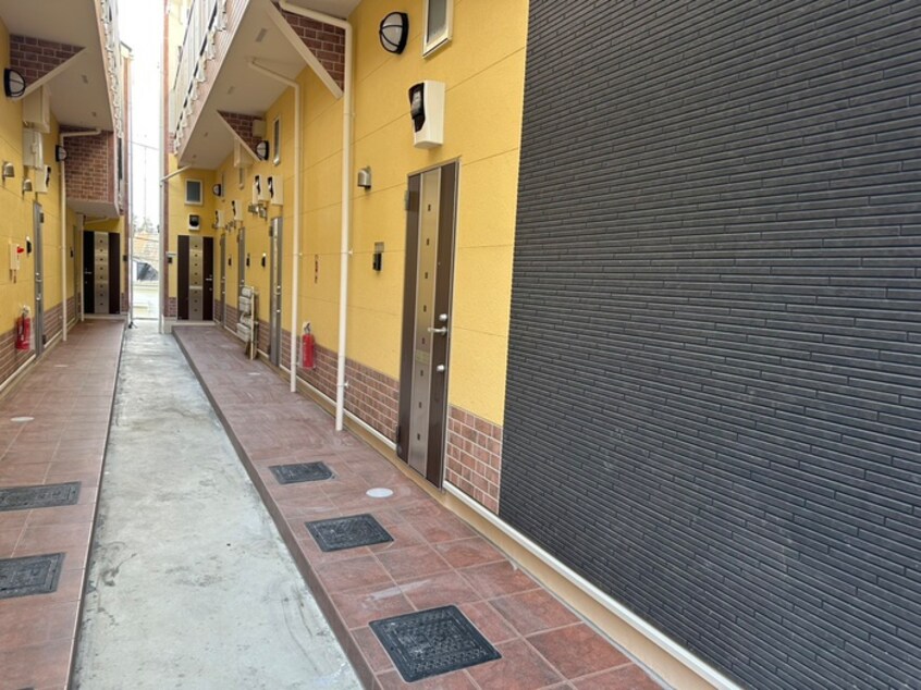 エントランス部分 ユナイト星川シューデニッシュ