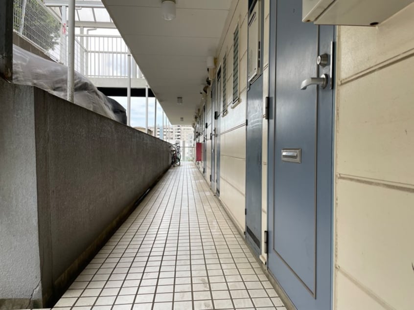 エントランス部分 ビュ－テラス夏目