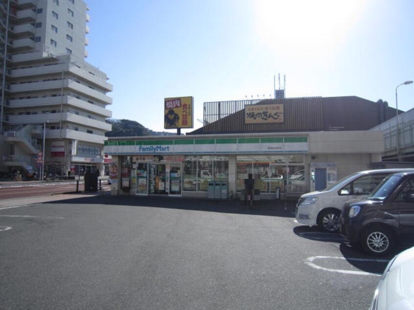 ファミリーマート(コンビニ)まで388m リビック根岸