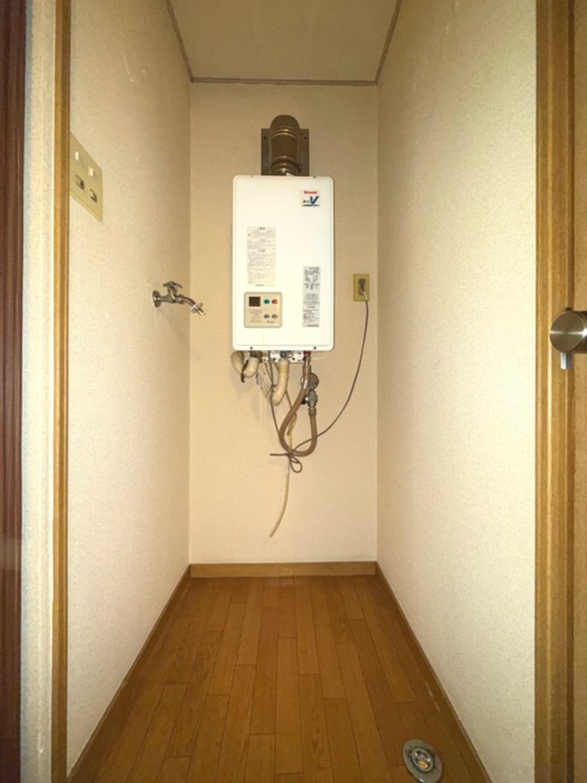 洗濯機置場 エステ－トピアエ－ス