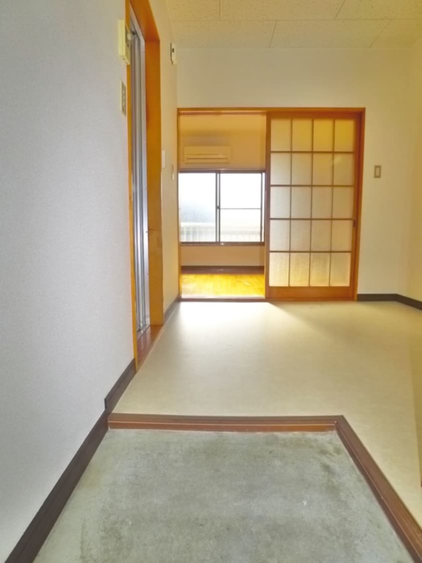 玄関 ハイツハイブリッジ