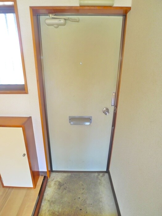 玄関 ハイツハイブリッジ