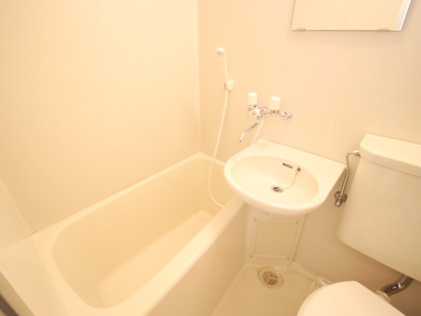 バス／シャワールーム等 クレセントハイム