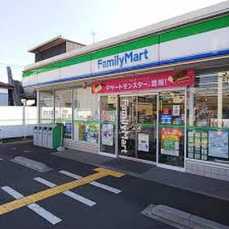 ファミリーマート(コンビニ)まで540m ベクエーム戸田