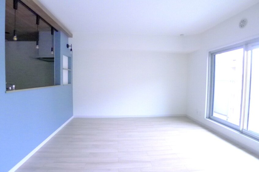 居室 コスモ松戸（401）