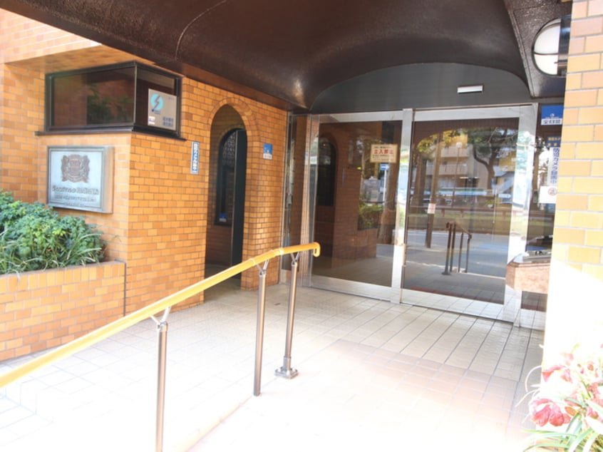 エントランス部分 ﾗｲｵﾝｽﾞMS横浜大通り公園第2(402)