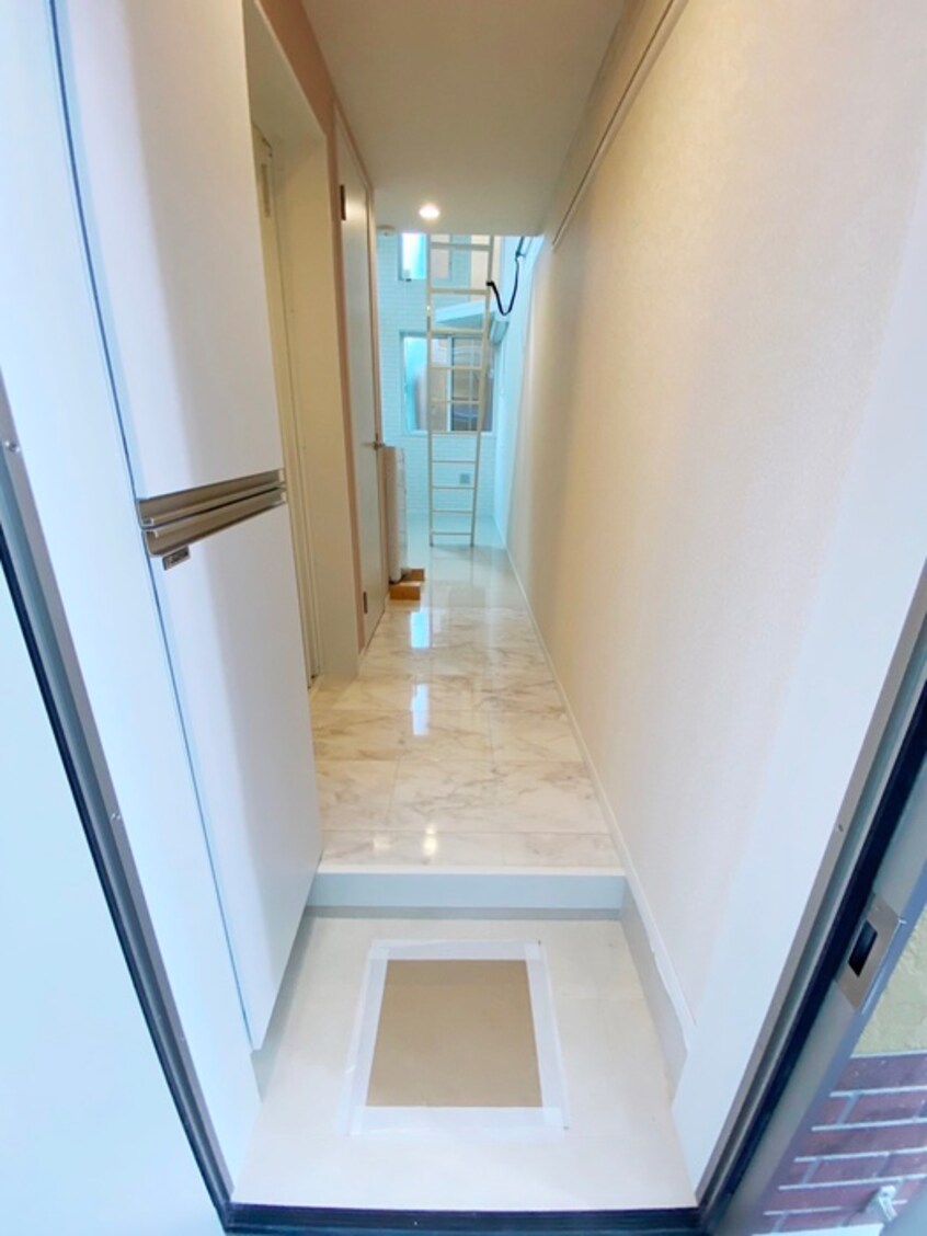 玄関 ﾕﾅｲﾄ石川町ｽｳｨｰﾄﾊﾞﾚﾝﾀｲﾝ