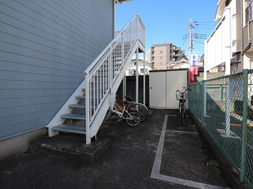 駐輪場 メゾンソレイユ