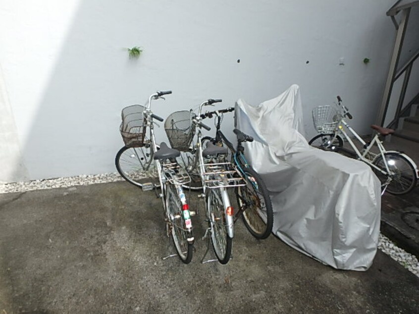 駐輪場 コニ－ム－ン