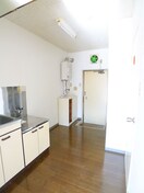 内観写真 ジュエリ－コ－トＢ