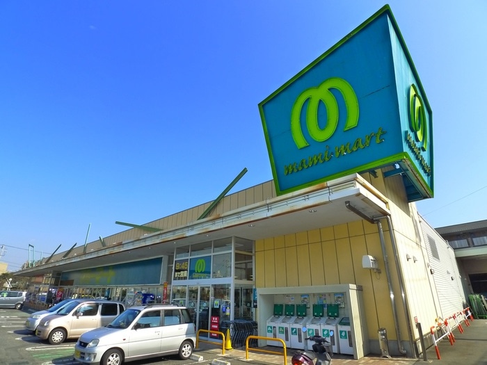 マミーマート(スーパー)まで445m セナリオコート柏Ⅴ