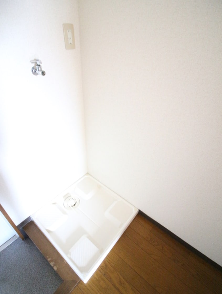 洗濯機置場 萬来ビル（４Ｆ）