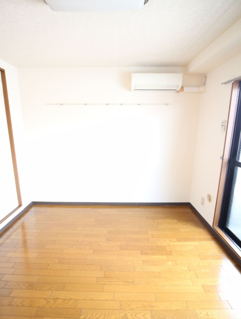 居室 萬来ビル（４Ｆ）