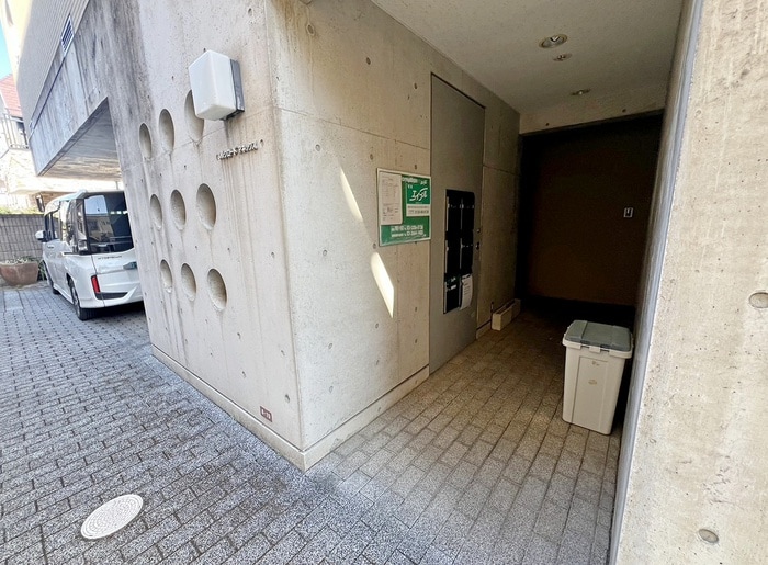 エントランス部分 シルクロードアネックス