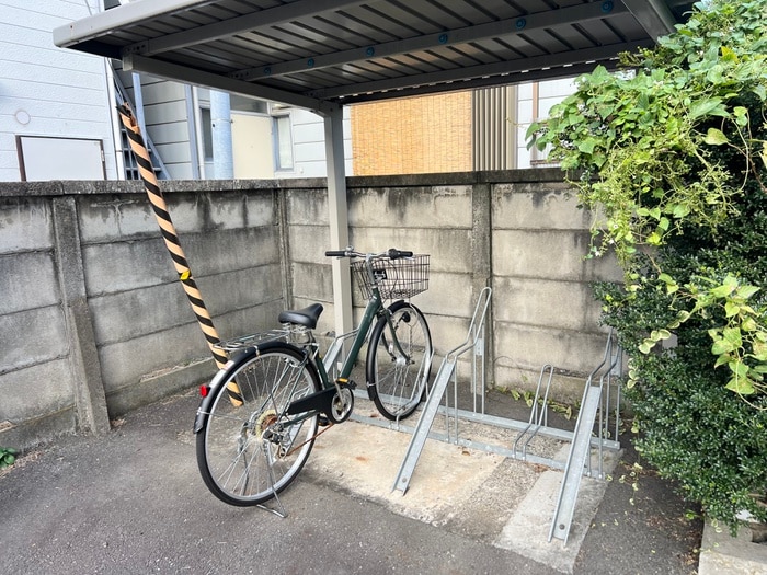 駐輪場 emハイム日吉