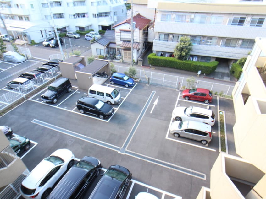 駐車場 CENTRAL　SQUARE　east　court