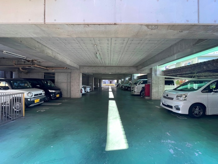 駐車場 グランヴィラージュ