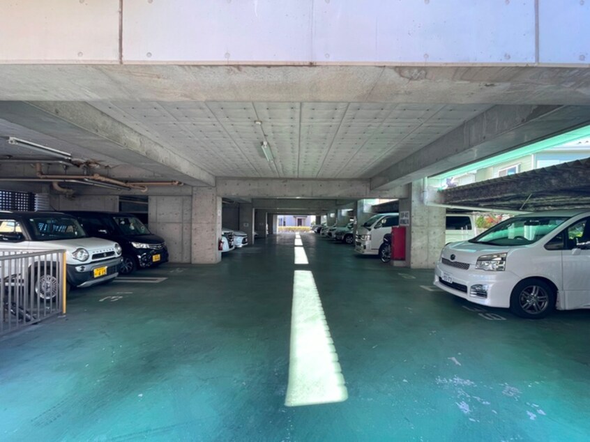駐車場 グランヴィラージュ