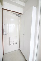 玄関 サンモ－ル駒沢