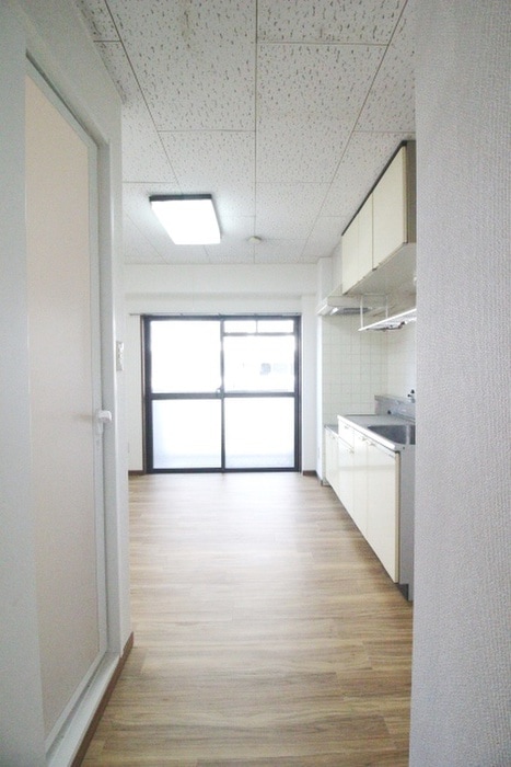 廊下 サンモ－ル駒沢