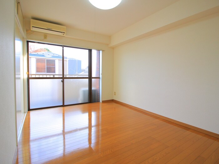 居室 三高サンプラザ