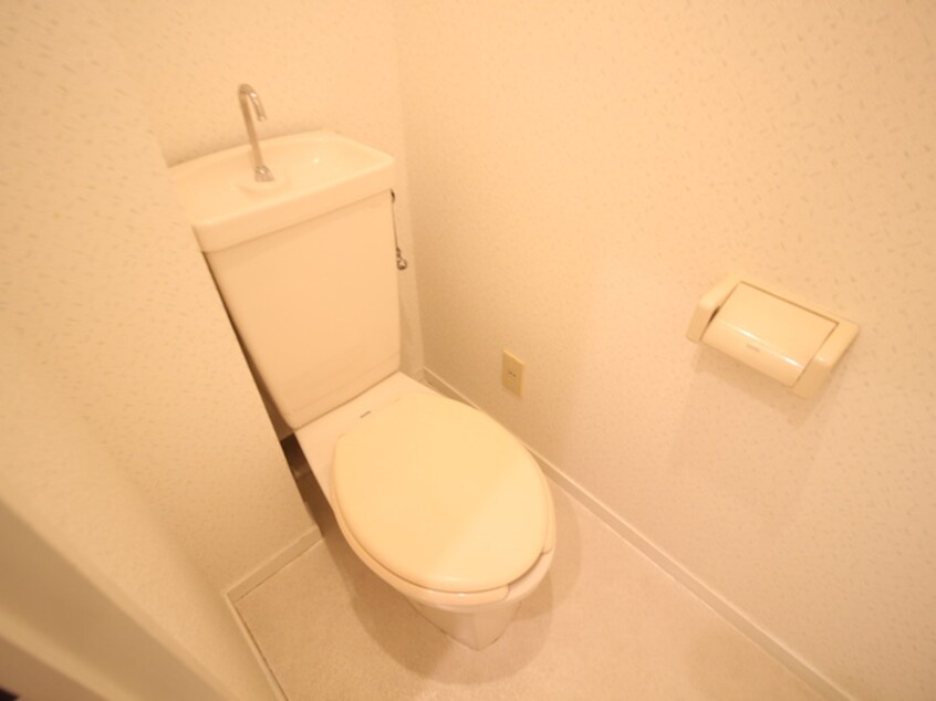 トイレ 三高サンプラザ