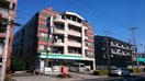 ファミリーマート板橋四葉店(コンビニ)まで260m 三高ヴィラ水車公園