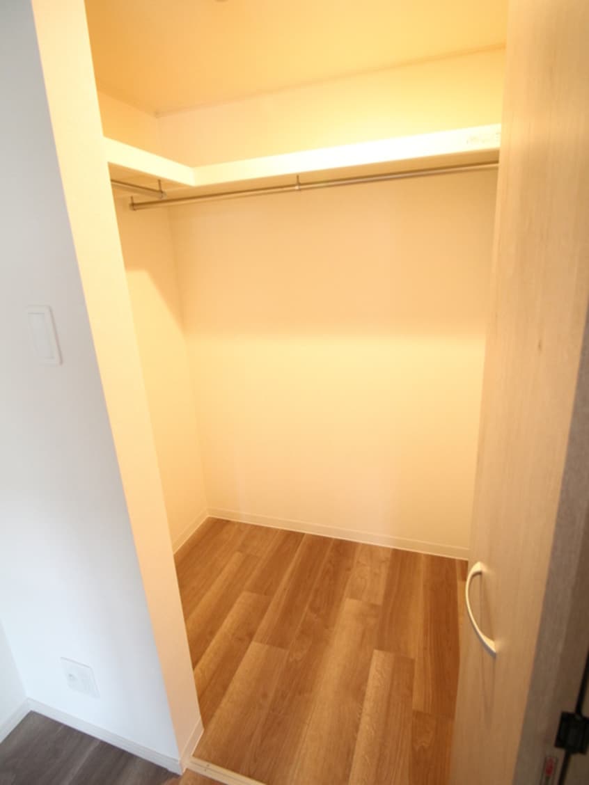 収納 ＳＵＮＬＩＧＨＴ瀬谷