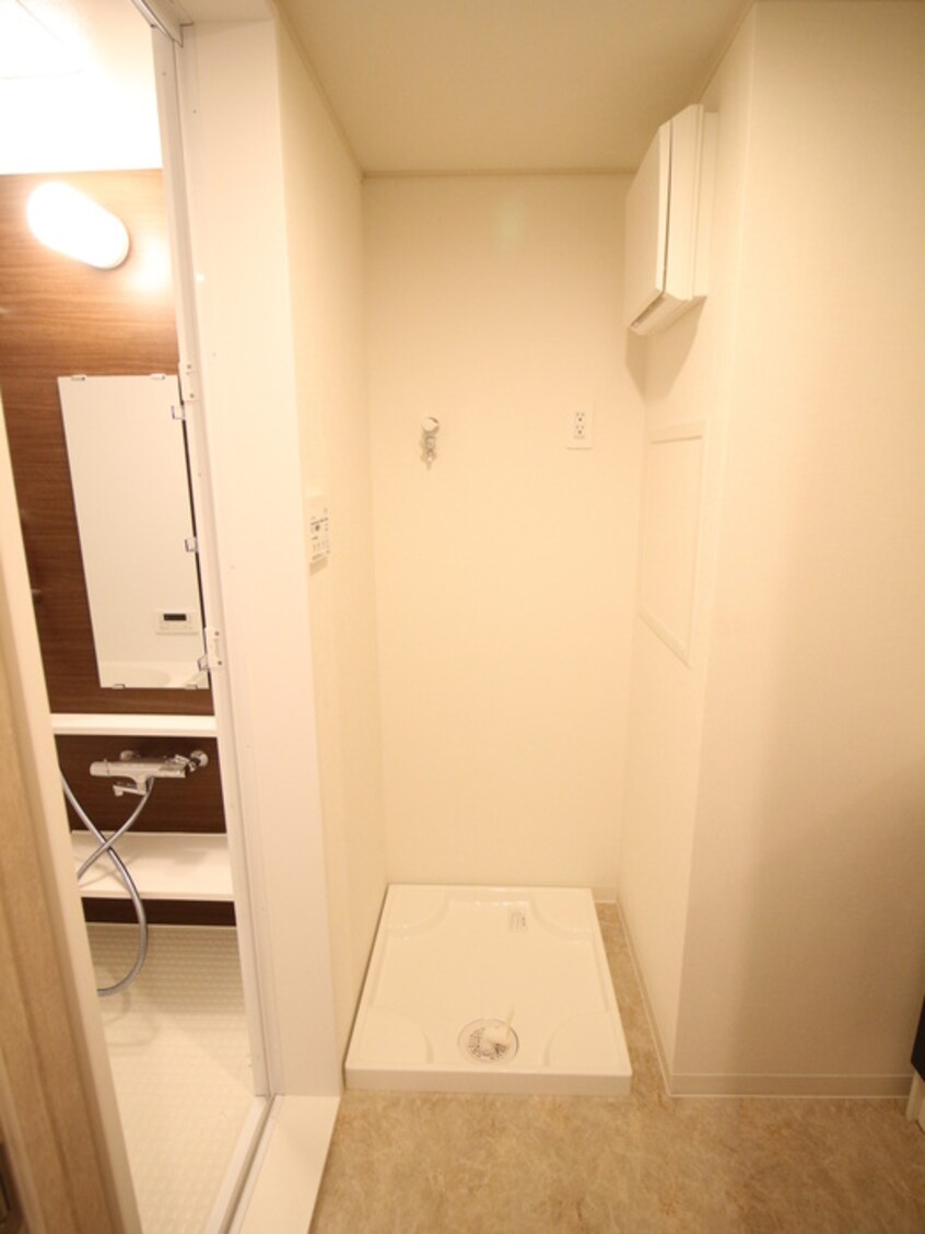 洗濯機置場 ＳＵＮＬＩＧＨＴ瀬谷