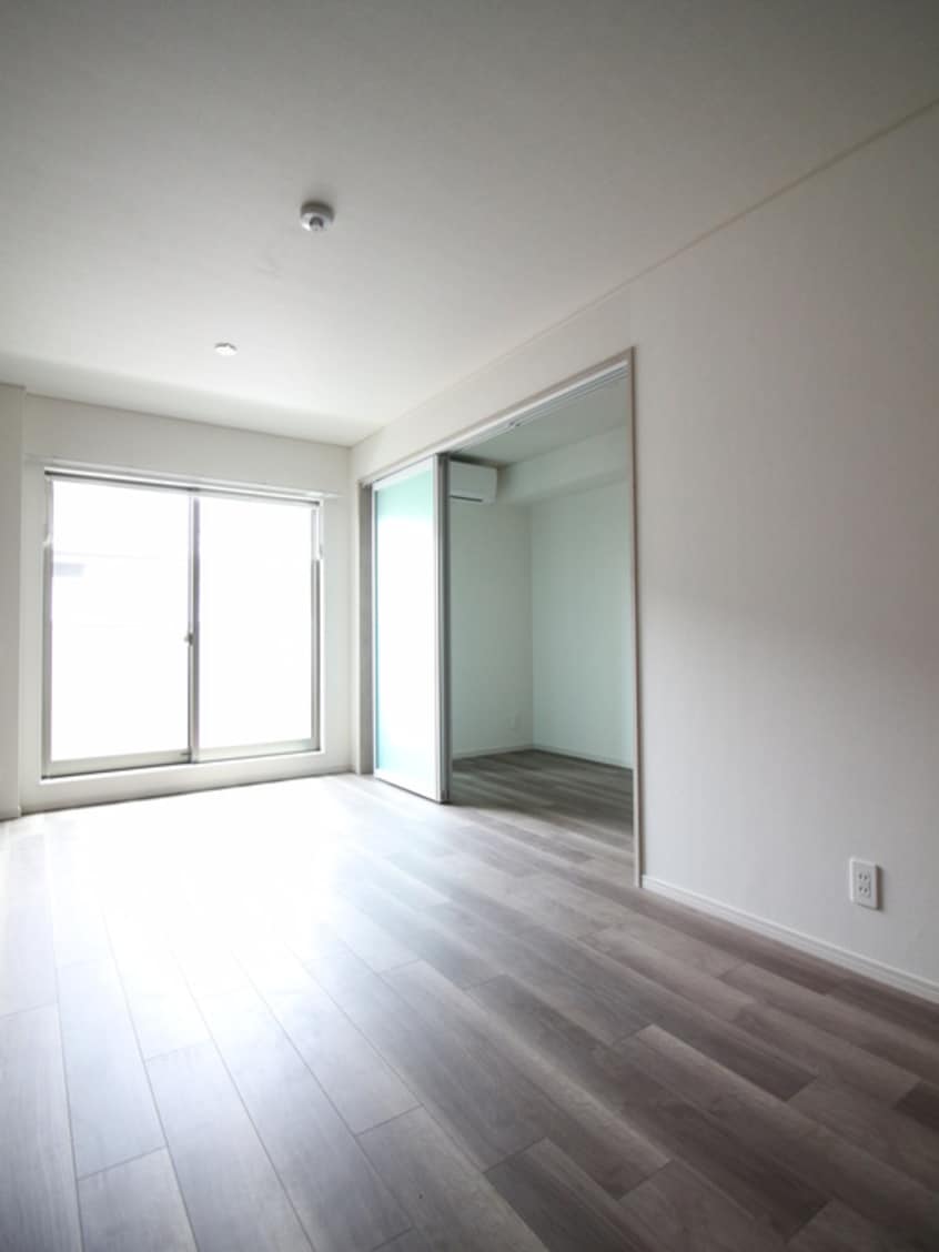 居室 ＳＵＮＬＩＧＨＴ瀬谷