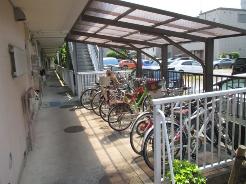 駐輪場 エステートピア山崎A
