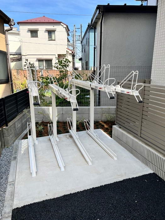 駐輪場 セレスティア四つ木