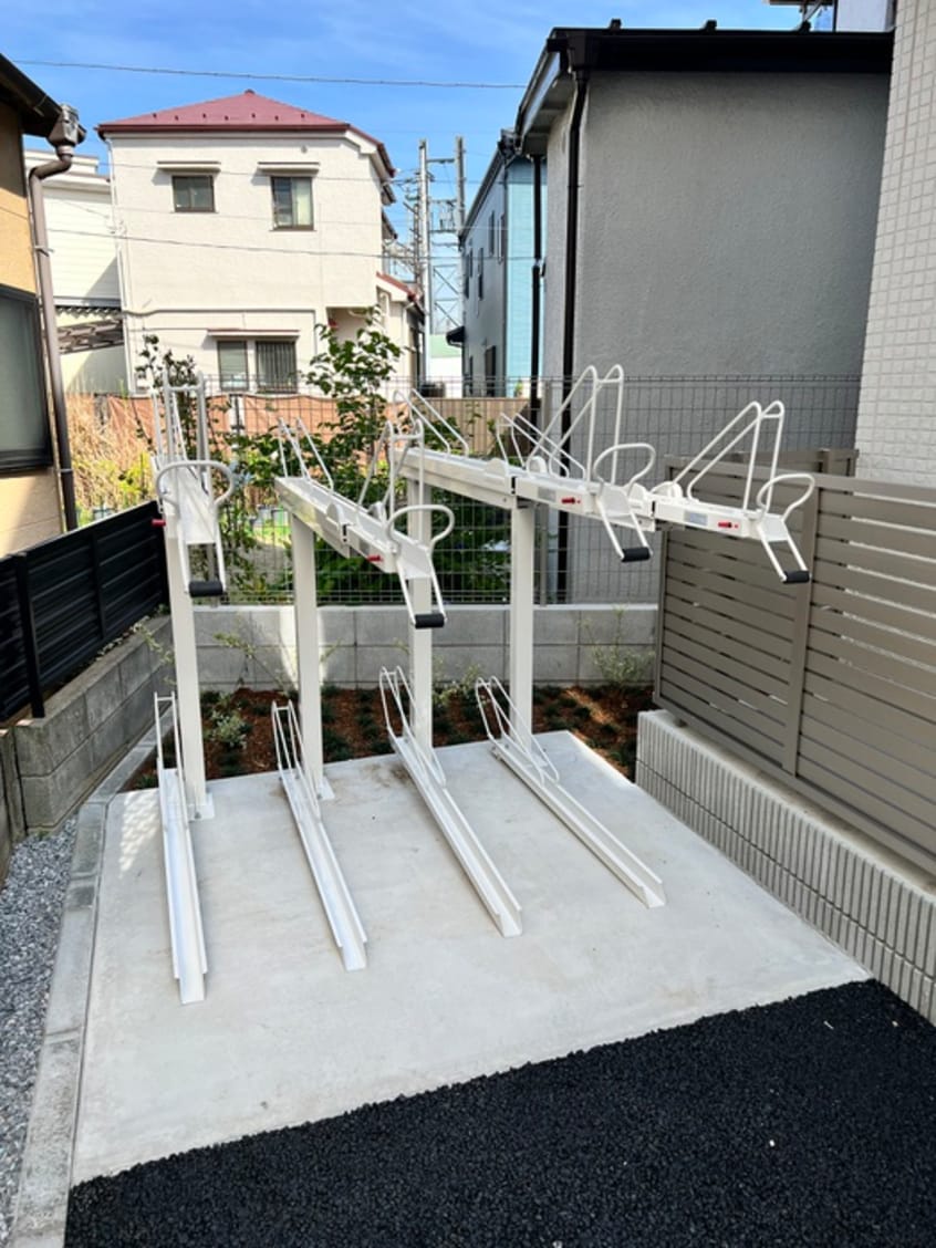 駐輪場 セレスティア四つ木