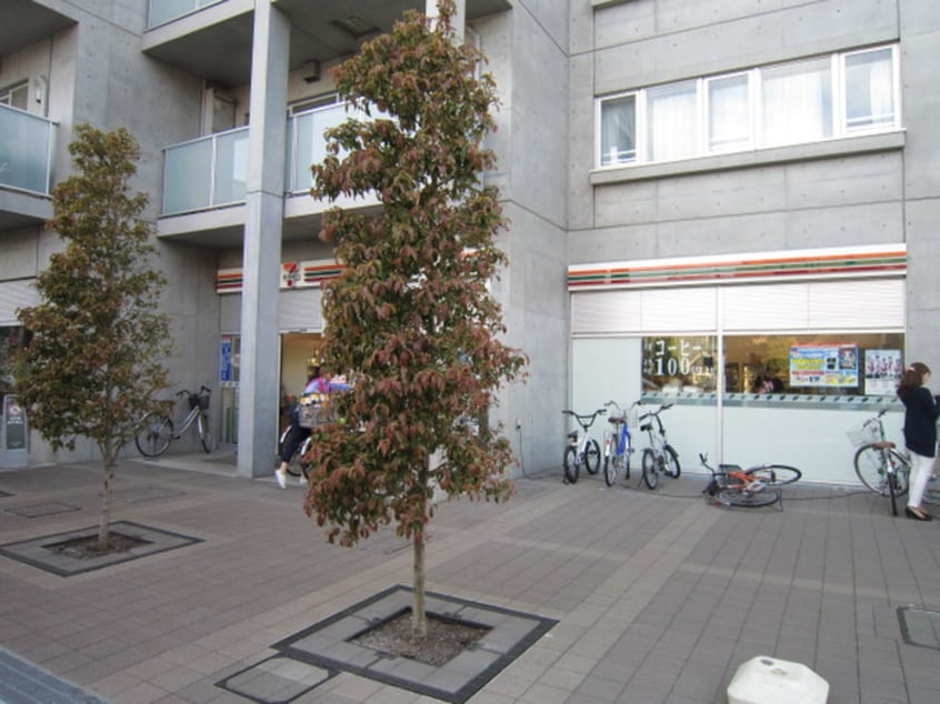 セブンイレブン(コンビニ)まで180m プランド－ル参番館